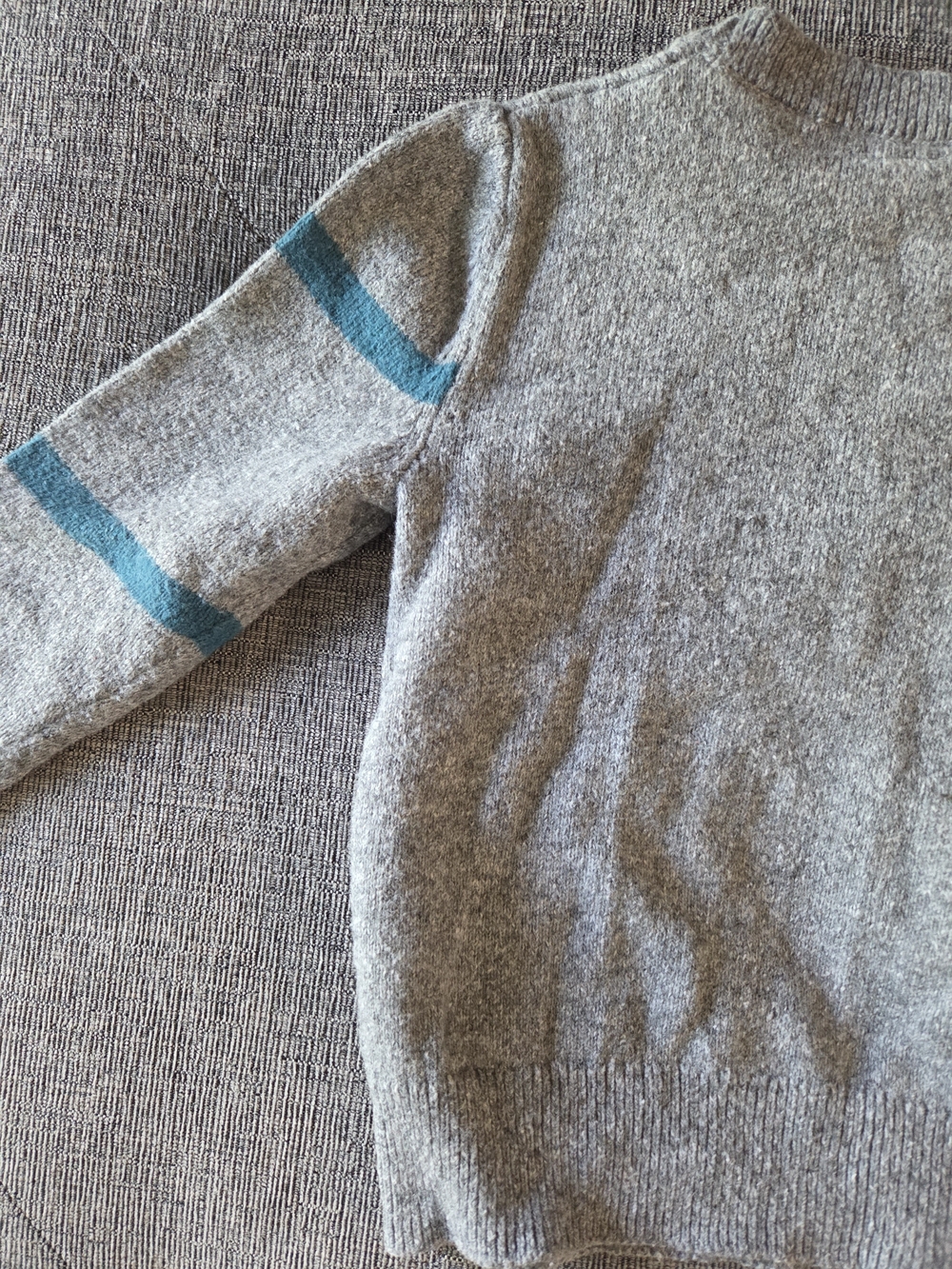BABY GAP Boys Gray and Blue Sweater with GAP Logo Size 3T - Picture 9 of 9